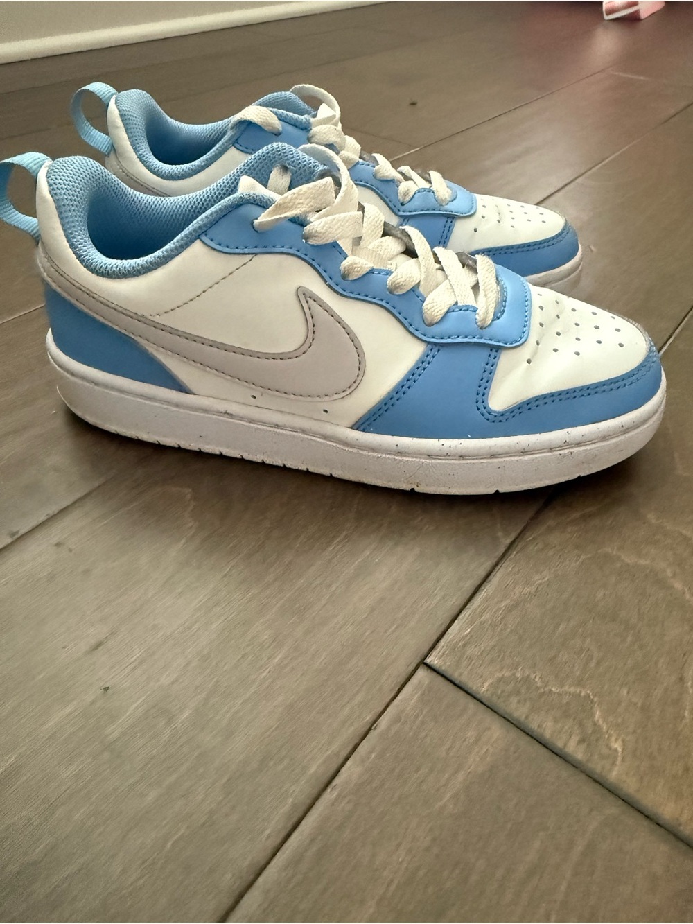 Nike Kids Court Borough Sneakers - White & Light Blue size 3.5
